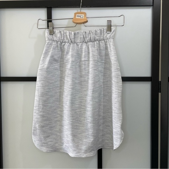 [2] Lululemon Athletica Grey & White Stripe On The Fly Skirt Women’s Like New - Picture 9 of 13
